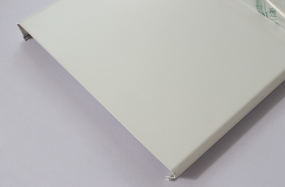 پوشش پودری سفید C300 نوار آلومینیومی معلق سقف پانل آلومینیومی فلزی لبه برش