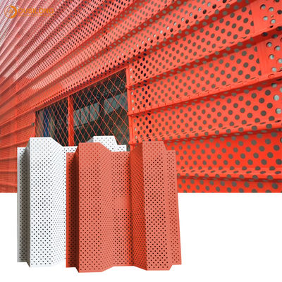 پانل های دیواری آلومینیومی راه راه مقاوم در برابر آب و هوا کاشی های فلزی معماری برای ساختمان های تجاری